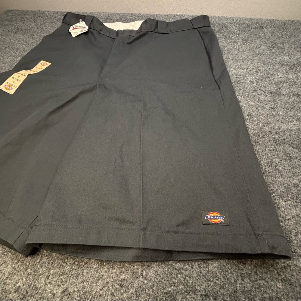 Dickies Men Work Shorts Size 42 Charcoal Gray Solid Twill Work Loose Fit 13" NWT - Picture 3 of 15
